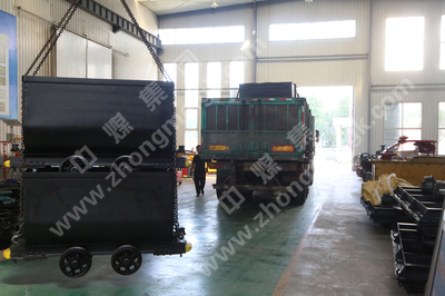 中煤集團(tuán)一批固定式礦車(chē)發(fā)往河南